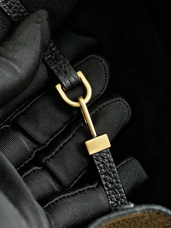 LYP60 bag 18-15-13cm Hand bag