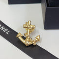 D180   Women's brooch jewelry