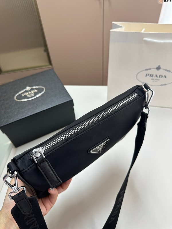 LPP44 bag 23-6-16CM  Shoulder bags with box