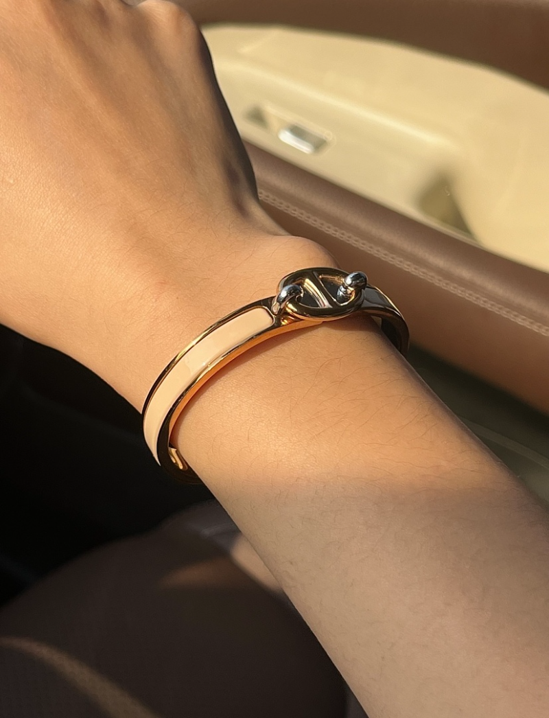 HB57 Classic Pig Nose H Logo Bracelet, High Quality Jewelry Gift for Women