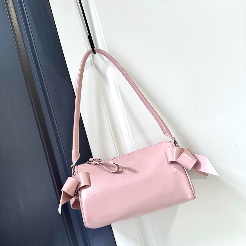 LMP28 bag 22-13-6cm Hand bag