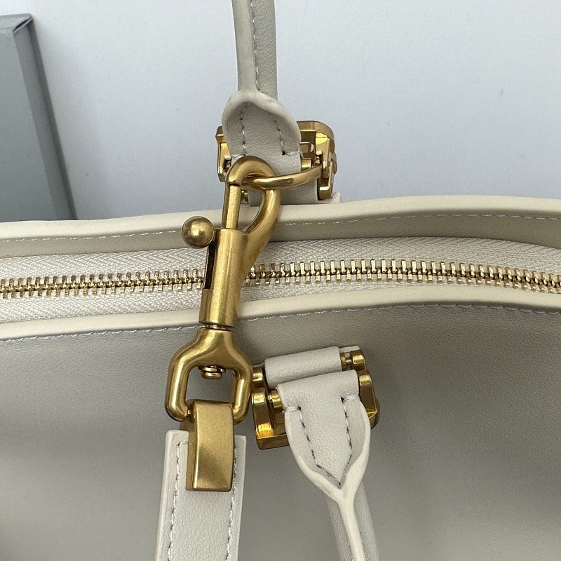 LBP17 bag 44-19-21cm Hand bag