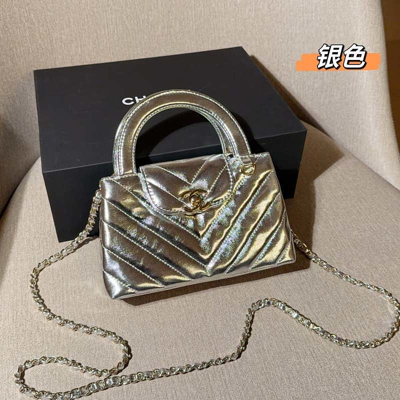 LCP114Shoulder bags 19-12-6CM with box